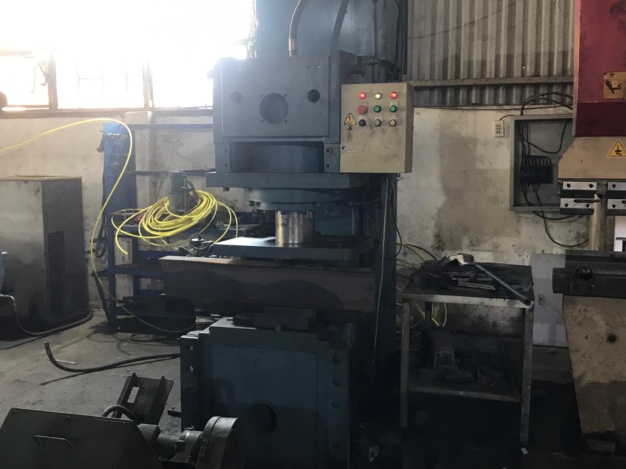 Stamping machine